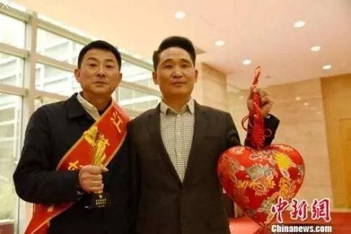 借了1000元,32年后還1000萬元!男子一句話感動(dòng)所有人